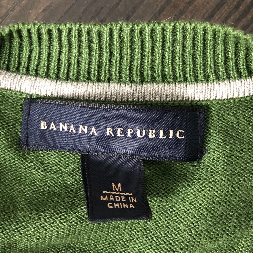 Banana Republic Diamond Knit Argyle V Neck Sweater - Picture 5 of 5